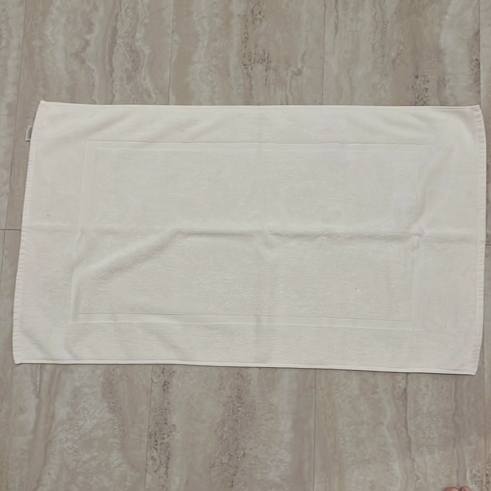 Manchester Mills Hotel Quality White Bath Mat
